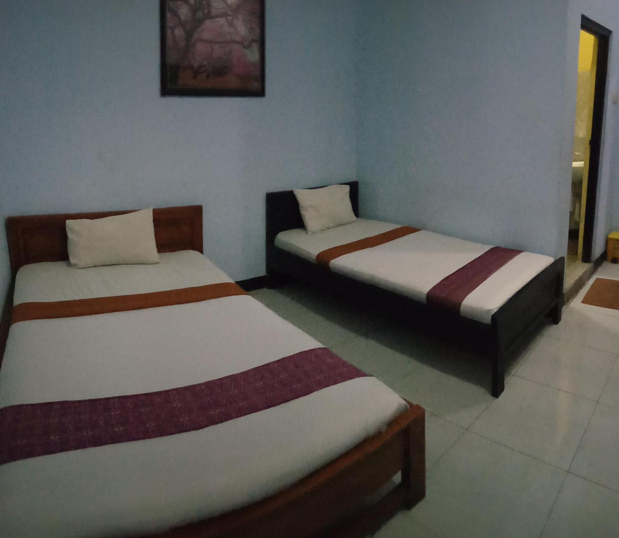 Hotel Ilhami Blitar Esterno foto